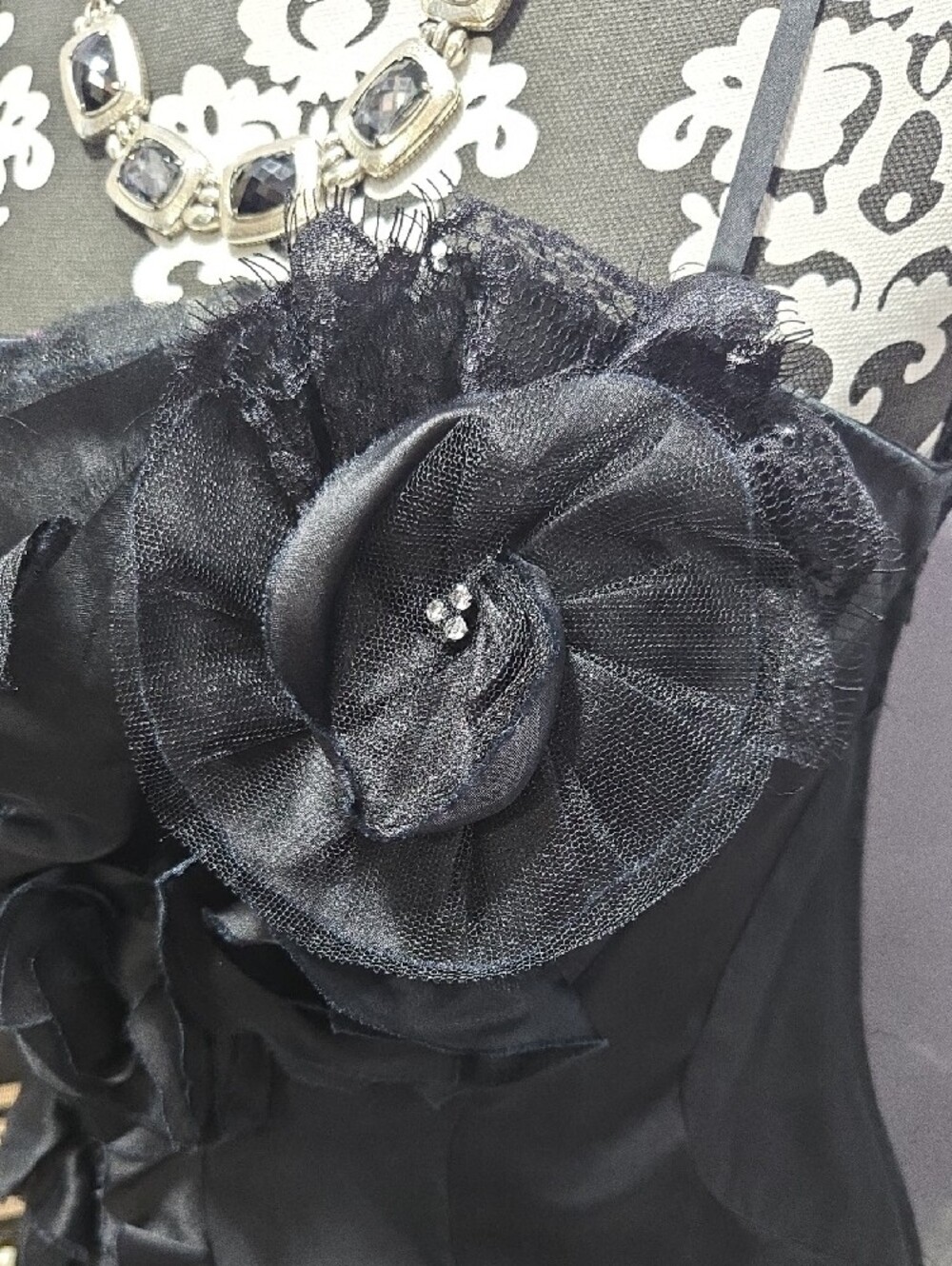 White House Black Market Black and Floral Strapless Top - Picture 3 of 13